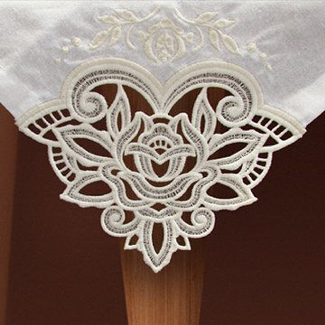 Freestanding Lace Table & Napkin Corners USB