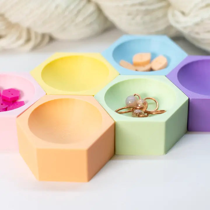 Magnetic Hexagon Notions Dishes