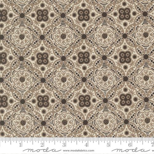 Posh / Medallion in Shadow Mist