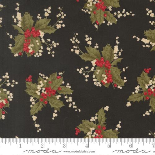 Candlelight Christmas / Holly Berry in Ebony
