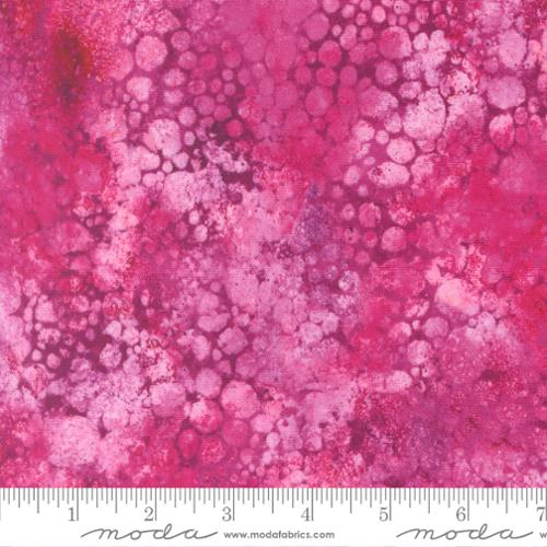 Gradients Gallery / Micro Pigments in Raspberry