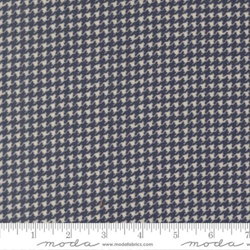 Flannel Gatherings Basics / Houndstooth in Lake