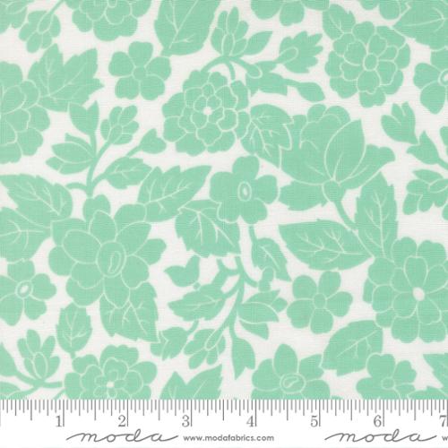 Bloomsberry / London Damask in White Aqua
