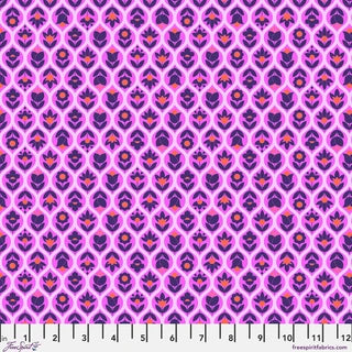 Legendary Cotton Lawn / Beg Your Garden in Sugarplum