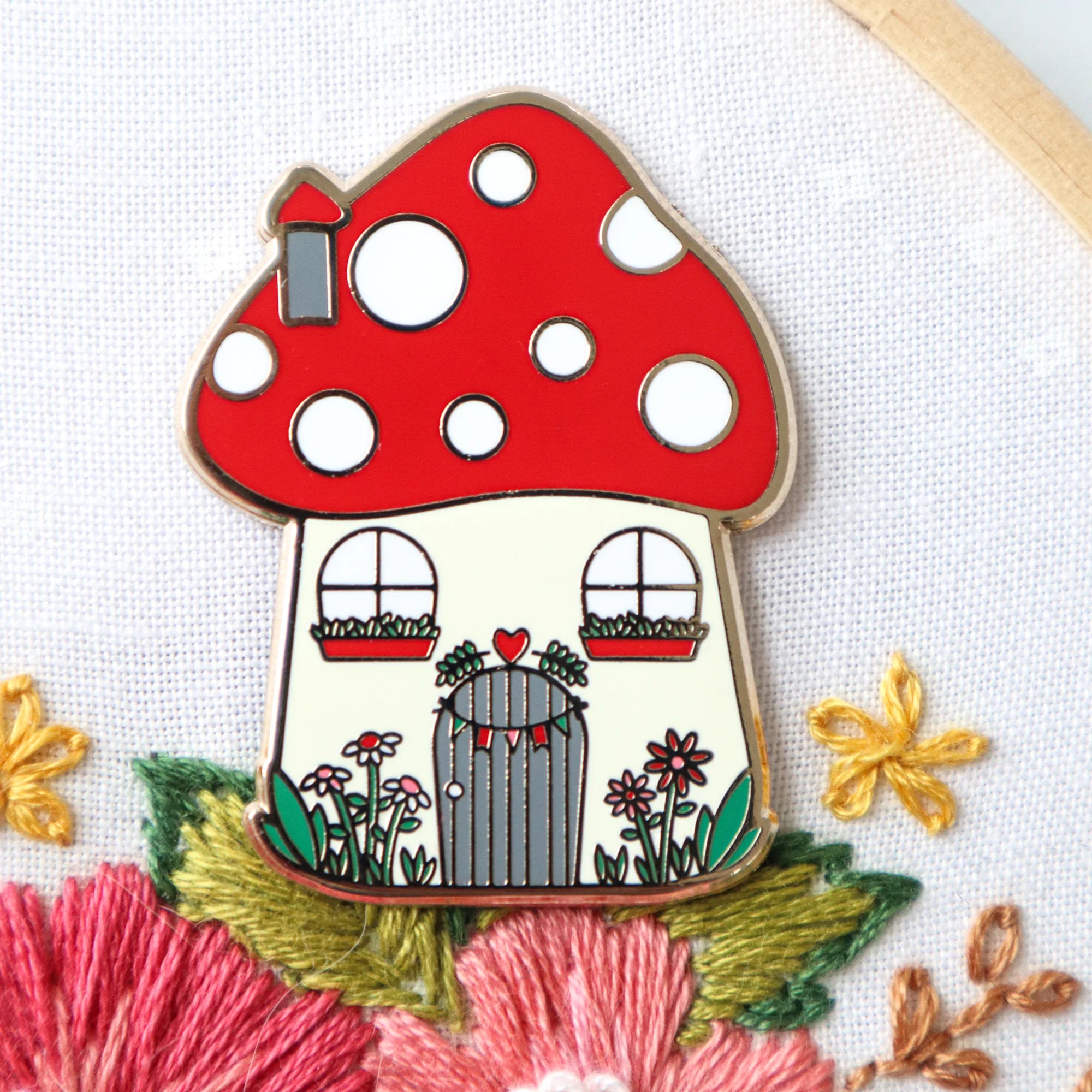 Mushroom House Needle Minder