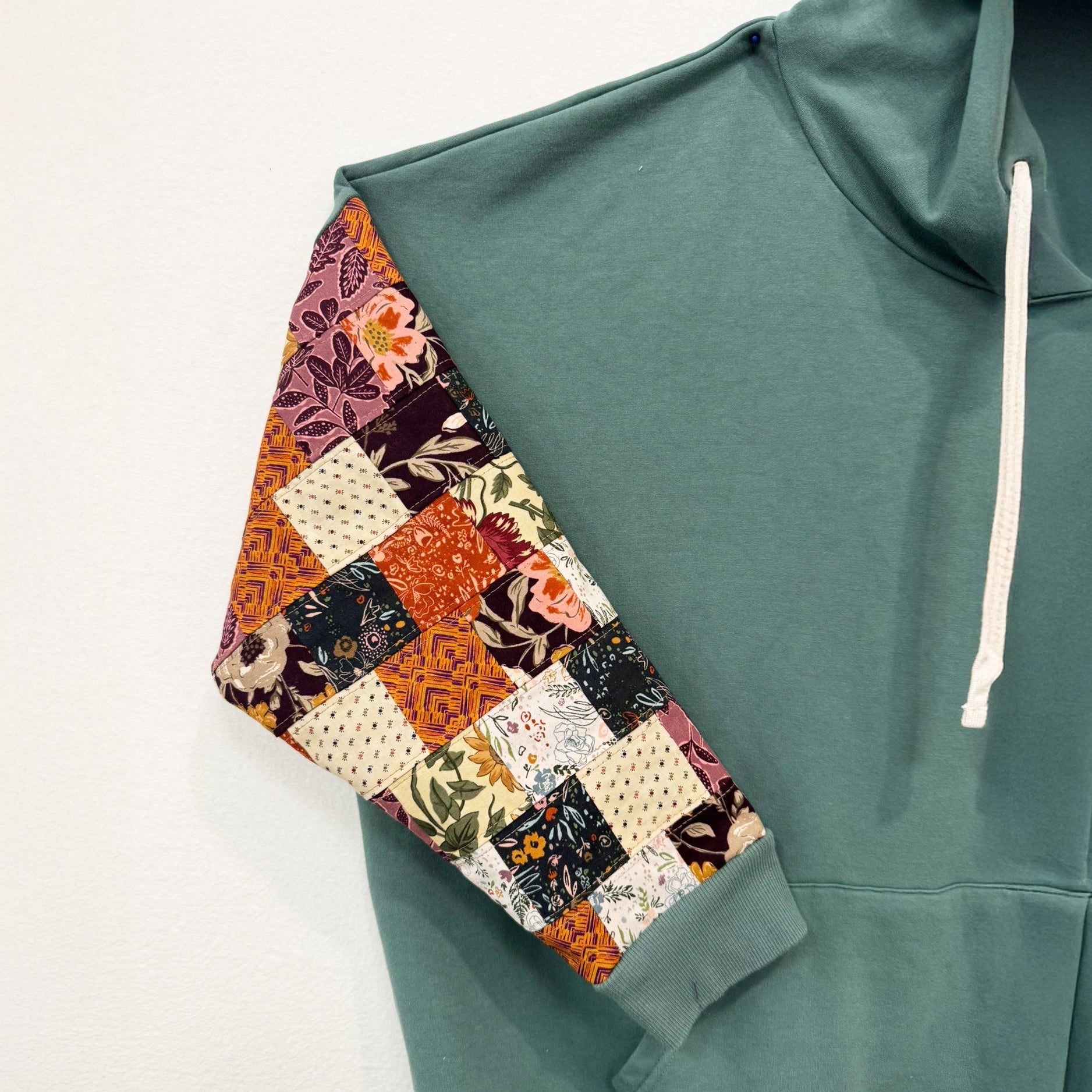 Patchwork Sleeve Sweatshirt Class